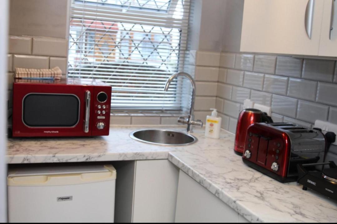 Apartment With Private Hot Tub, Sauna, Ice Bath, Gym Рейнъм Екстериор снимка