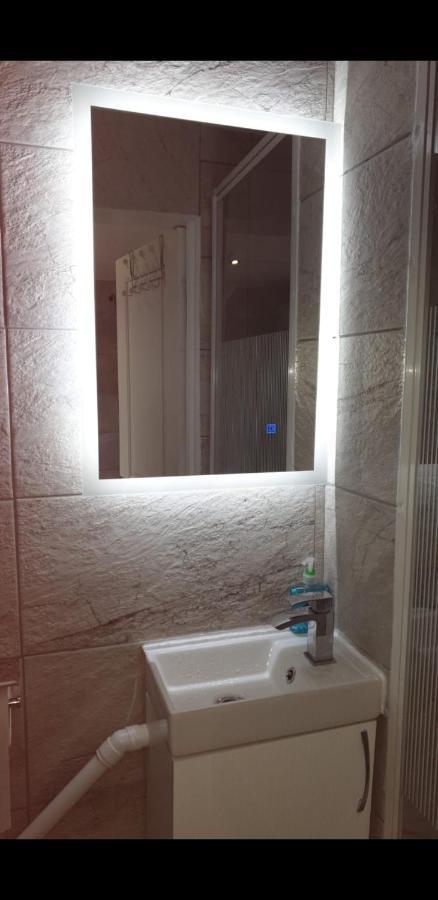 Apartment With Private Hot Tub, Sauna, Ice Bath, Gym Рейнъм Екстериор снимка